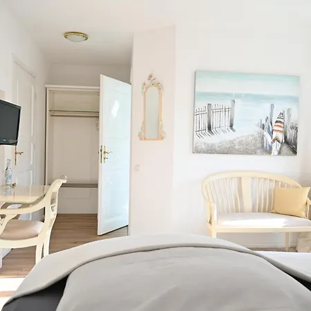 Landsitzhotel Und Seminarium Peterhof Hotel 4*