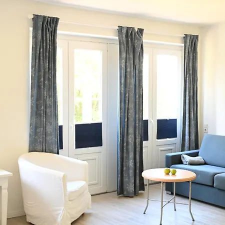 Hotel Landsitzhotel Und Seminarium Peterhof 4*