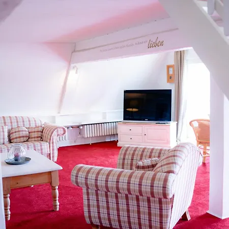 Landsitzhotel Und Seminarium Peterhof 4*