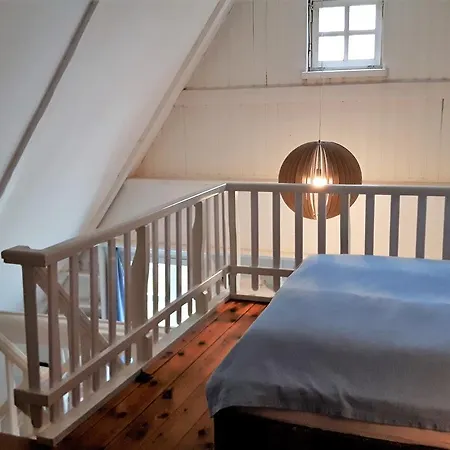 Hotel Landsitzhotel Und Seminarium Peterhof 4*