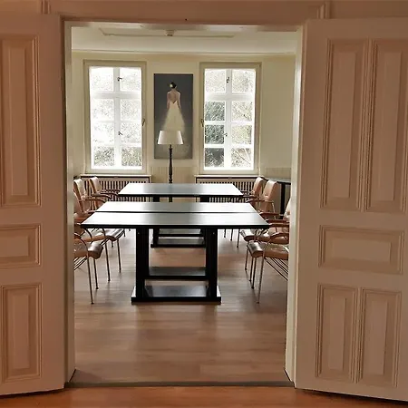 Hotel Landsitzhotel Und Seminarium Peterhof 4*