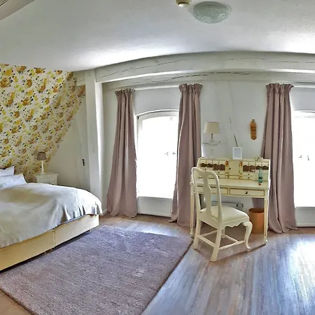 Hotel Landsitzhotel Und Seminarium Peterhof 4*