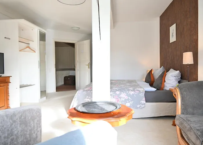 Landsitzhotel Und Seminarium Peterhof 4*