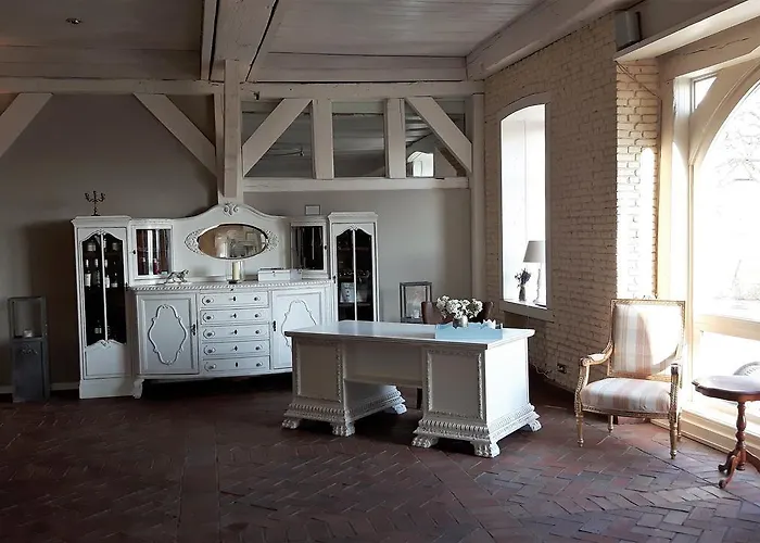 Hotel Landsitzhotel Und Seminarium Peterhof 4*